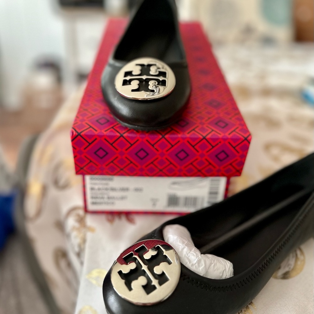 Tory Burch Reva Flat size 7. New with box
